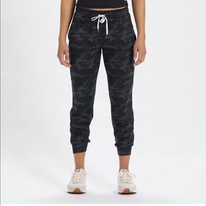 Vuori Performance Joggers